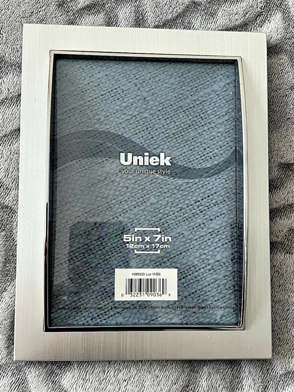 Uniek 5x7 Silver Tone Brushed Finish Picture Frame
